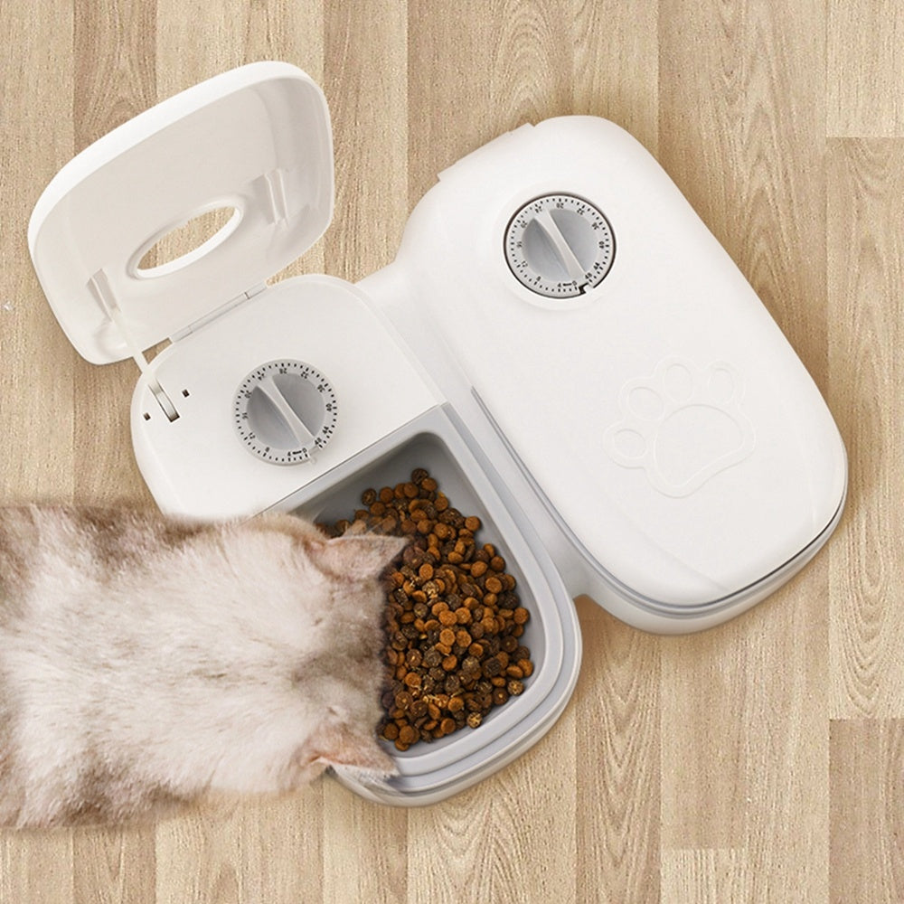 Distributeur automatique de nourriture pour animaux de compagnie.