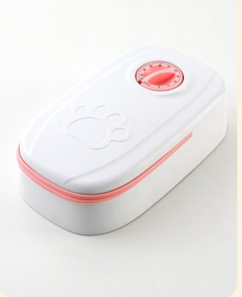 Distributeur automatique de nourriture pour animaux de compagnie.